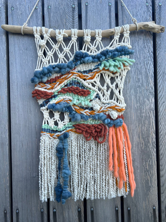 Costal Waves Macraweaving